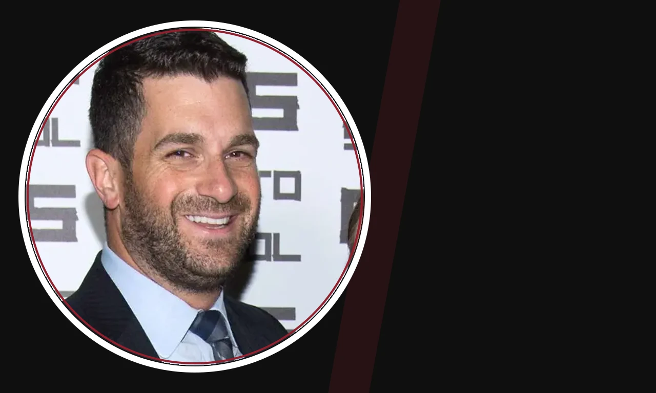 Dave Bugliari portrait on dark background