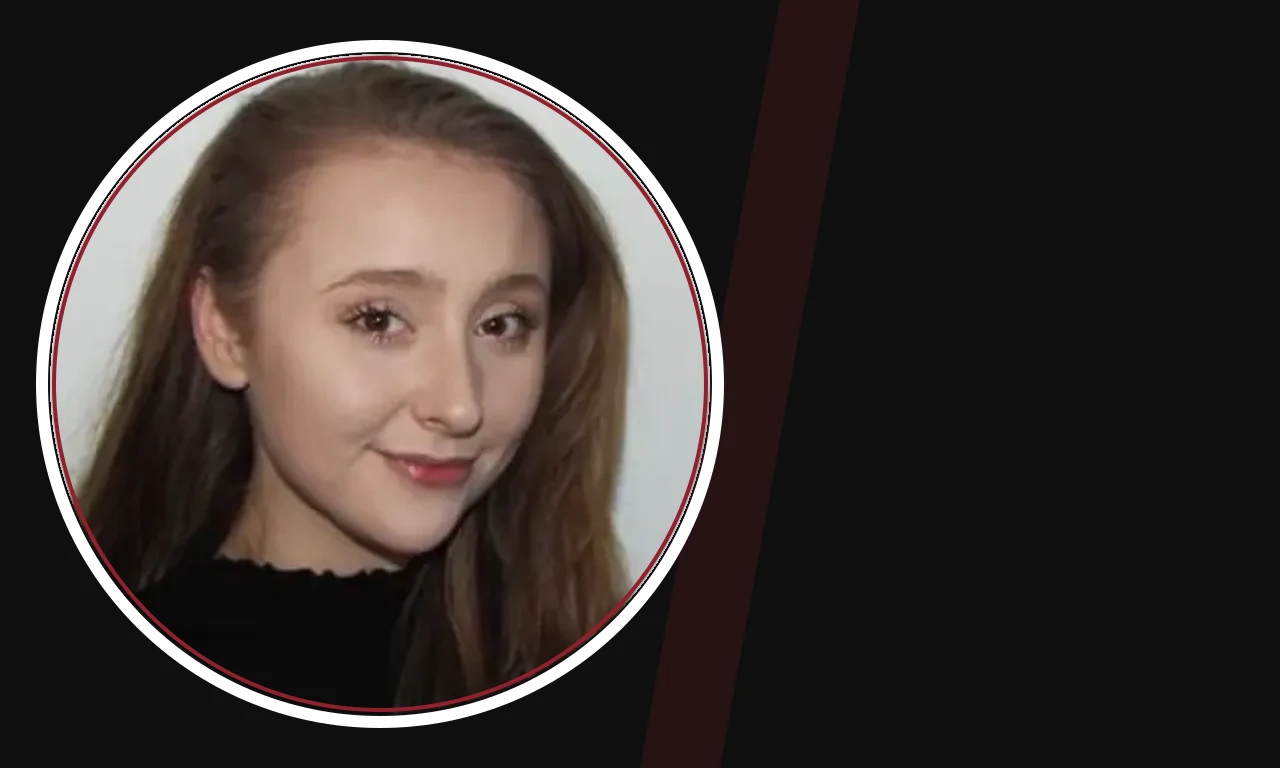 Gemma Barraclough portrait on dark background